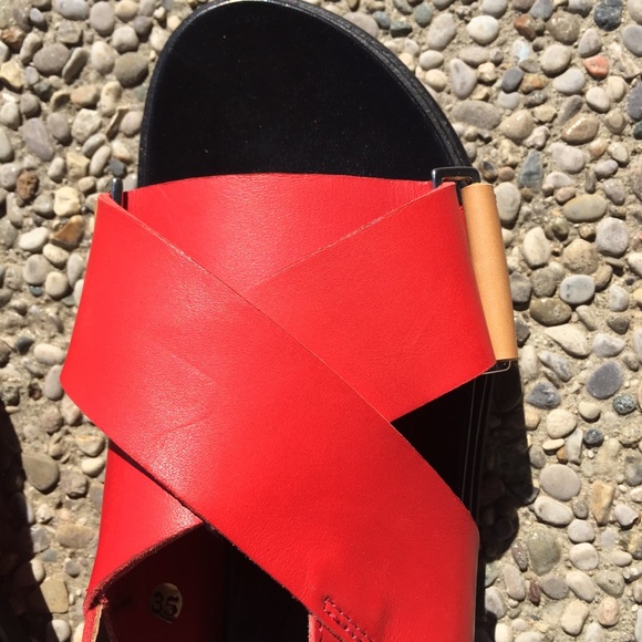 Marni Crossover Fussbett leather sandals red sz 35 - Picture 8 of 8